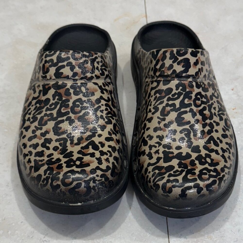 OOFOS Men's 6 Women's 8 EU 39 Clogs